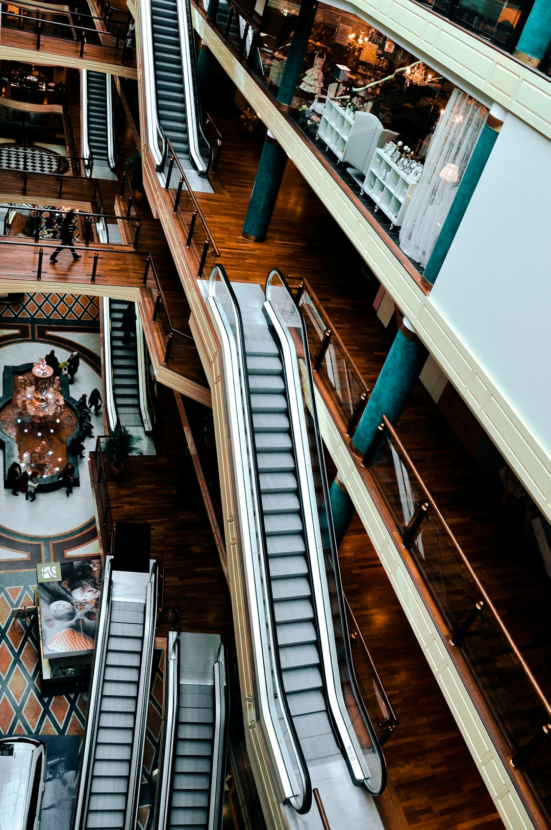 Yorkdale Commercial Plaza